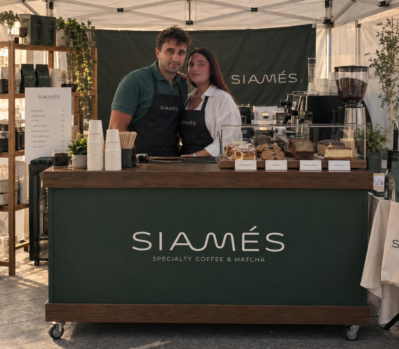 Barra de Siamés montada en un evento