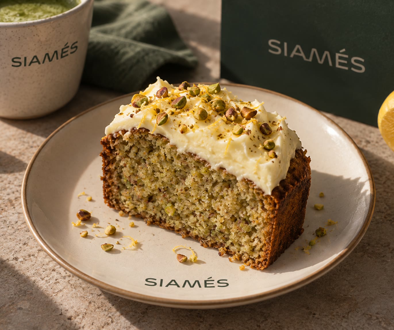Bizcocho de pistacho y limón de Siamés Coffee