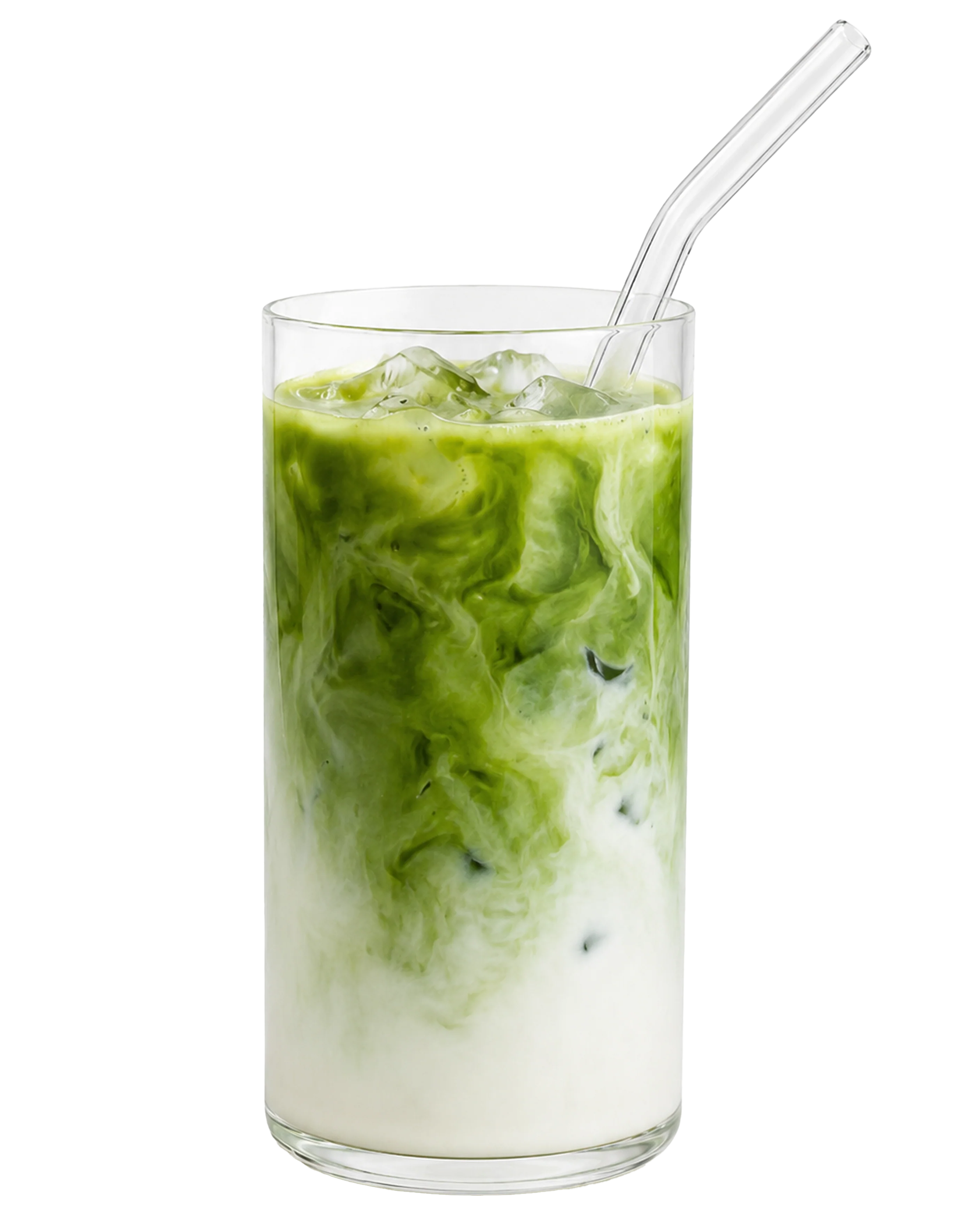 Vaso de matcha latte helado recién batido en Siamés Coffee